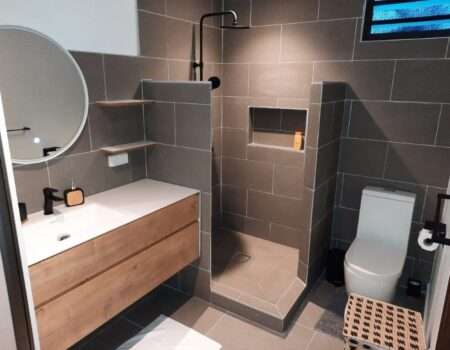 location-maison mitoyenne F-agence atike immobilier-Faaa-Pamatai Hills-salle eau